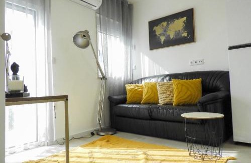 Valenca Casa | Casinha dos Carris