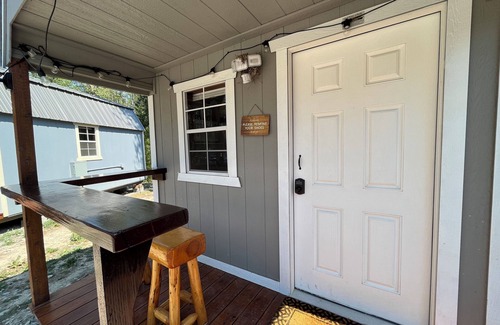West Glacier Cabina | Casita 2, Tiny Home in Wood Area, 1 Mile From Glacier Entrance- 2 Guests