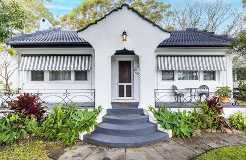 Shoal Bay Casa | Casita 20 Tomaree Road great pet friendly property with WiFi and Air Conditioning