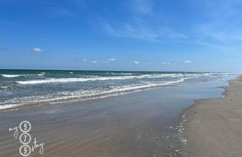 San Luis Casa | Casita at the Pass - Cute Beach Getaway, Filtered Views of Gulf and Bay!