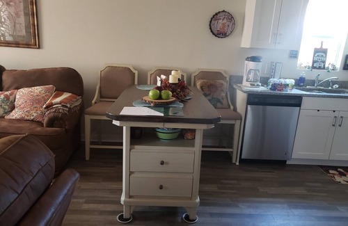 Livingston Casa | Casita by Lake Livingston 2 minutes to lake and fishing docks. Hablo Espanol.