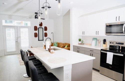 McNeil Apartamento | Casita Cactus Pool - Near Q2, Domain & Parks