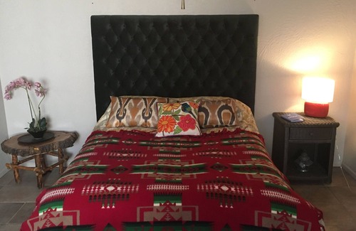 Downtown Albuquerque Casa | Casita de flor Azul - Cozy Urban Casita