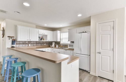 Indian Beach Casa | Casita Del Mar: Cozy Galveston Beach House short walk to the beach!