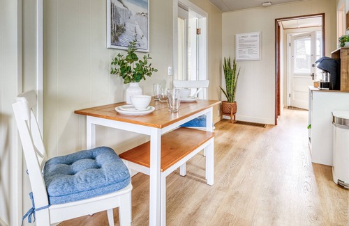 Lincoln City Cabaña | Casita Del Mar | Walk to Beach + Game Room Fun