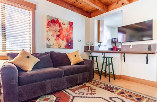 Tucson Cabaña | Casita Del Sol Charming Private Studio Studio Bedroom Cabin by RedAwning