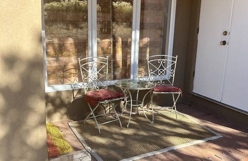 Northeast Santa Fe Cabaña | Casita in Private Wooded Area