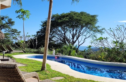 Sámara Cabina | Casita in the jungle with shared oceanview terrace
