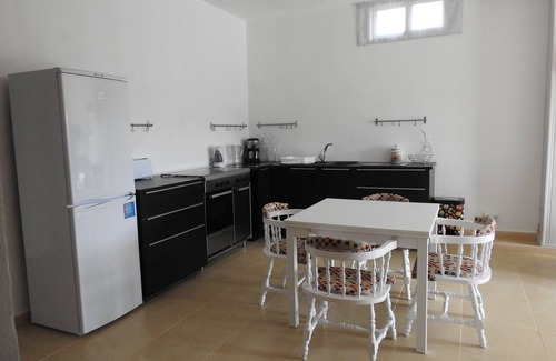 Pizarra Chalet De Esquí | Casita Jacaranda, una casa de campo de 2 dormitorios con piscina de 8 x 5 metros