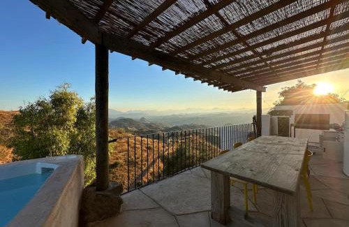 Palma-Palmilla Casa | Casita La Vista Plunge pool and views
