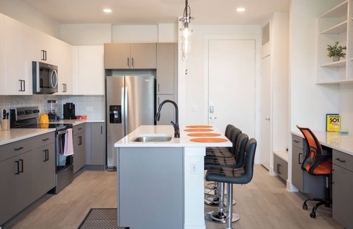 Milwood Apartamento | Casita Longhorn - 10 mins from Q2 - Boats for Rent