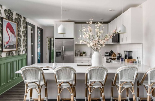 Rolling Mill Hill Condominio | Casita Lulu Downtown Designer Luxury Condo
