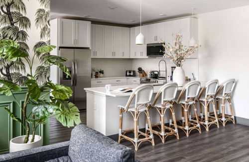 Rolling Mill Hill Condominio | Casita Lulu Downtown Designer Luxury Condo