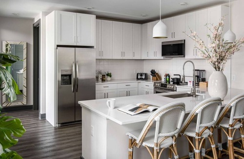 Rolling Mill Hill Condominio | Casita Lulu Downtown Designer Luxury Condo