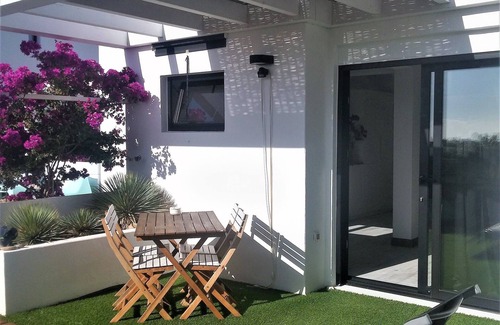 Corralejo Casa | Casita Maracuya, un jardín sobre el mar.