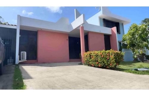 Solimar Casa | Casita Rosita (Little Pink House) Luquillo