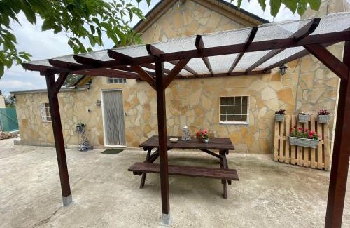 La Torre de Claramunt Casa | Casita rural con piscina