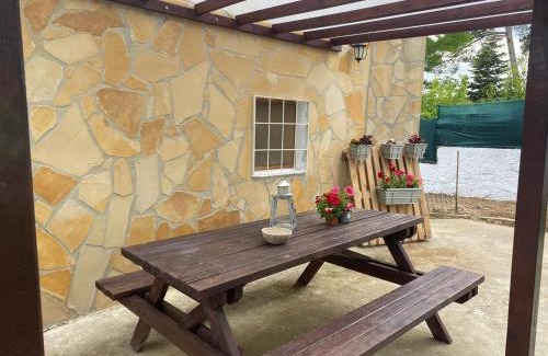 La Torre de Claramunt Casa | Casita rural con piscina