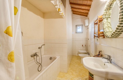 Montorsaio Villa | Villa Clara With Bio-pool