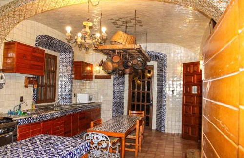 Cuernavaca Hotel | Casona Los Arcángeles