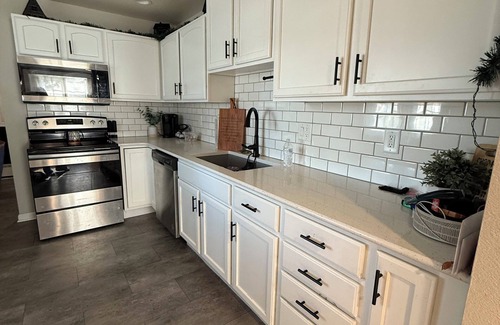 Casper Casa | Casper Cozy Corner is a newly remodeled home just steps from downtown Casper!