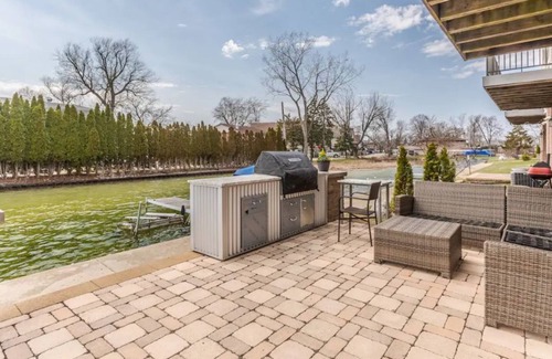 Waterford Casa | Cass Lake Home w Jet ski hoist, dock & water toys