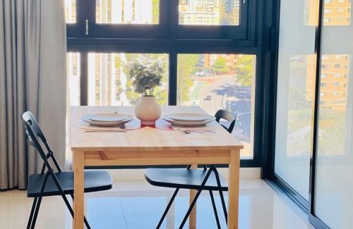 Toowong Apartamento | CASSA TOOWONG - Convenient 1B Apt at Central Location with Parking Managed by The Cassa