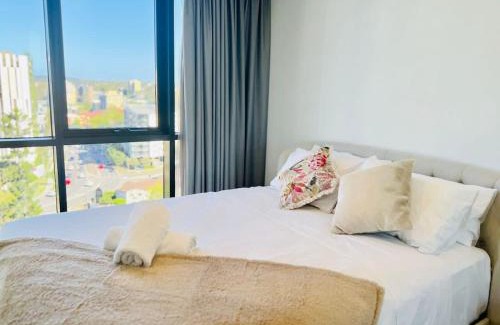 Toowong Apartamento | CASSA TOOWONG - Convenient 1B Apt at Central Location with Parking Managed by The Cassa