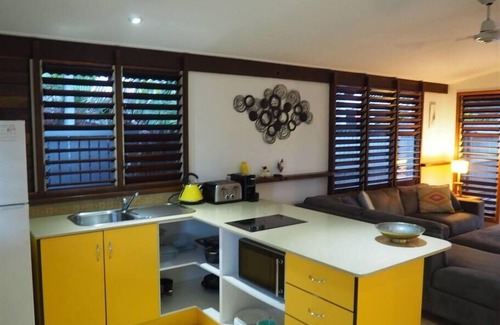 Mission Beach Casa | Cassawong Cottages - Sunbird - 2 Bed