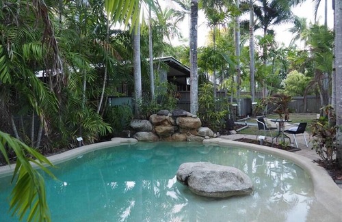 Mission Beach Casa | Cassawong Cottages - Lorikeet