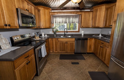 Confluence Cabina | Casselman Cabin Retreat