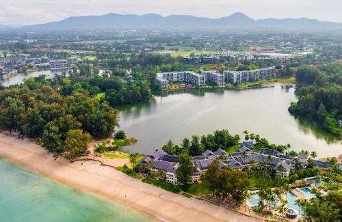 Bang Tao Apartamento | Cassia 2 BR Lake&Road View apt by NLA