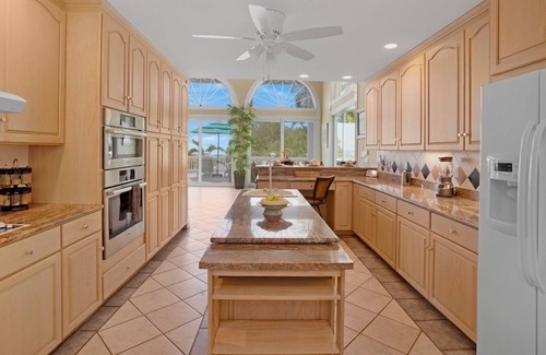 Sugarloaf Key Casa | **CASSIE’S PARADISE @ SUGARLOAF SHORES** Waterfront Mansion & Pool + LAST KEY SE