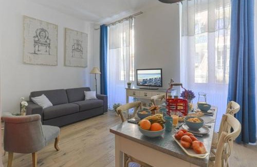 Quartier du Port Apartamento | CASSINI GT - 1 bedroom - Balcony - Place Garibaldi