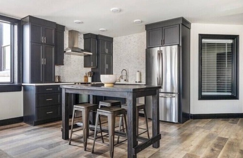 West Main Historic District Apartamento | Cassius Quarters@The713! Downtown, large, upscale suite w/private balcony