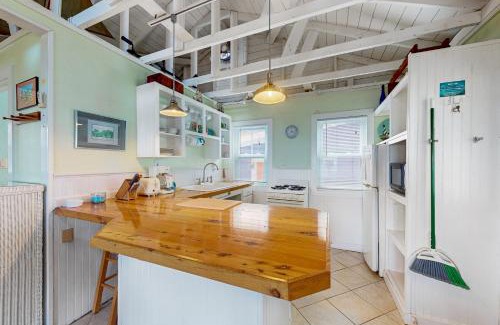 Bradenton Beach Casa | Cast- Net Cottage