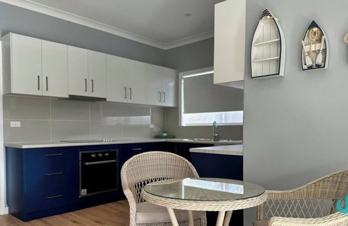 Pelican Casa | Castaway at Pelican - walk to lakes edge