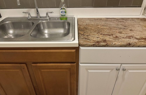 Interchange Square Apartamento | (C) Castaway Beach Cottage 1 BR, Kit, Laundry, Riverview