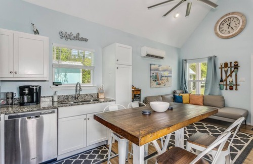 Bon Secour Cabaña | Castaway Tiny Home in Bon Secour near Bon Secour River, 8 miles to sportsplex