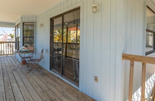 Hudson Beach Estates Casa | Castaway to the Gulf