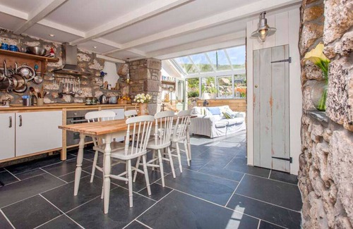 Sennen Cove Cabaña | Castaways, Beach Cottage, Sea View, Garden & Patio