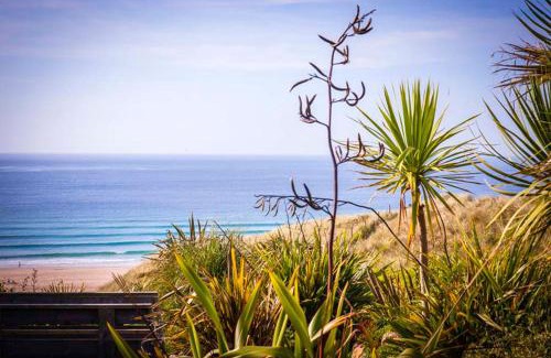 Sennen Cove Casa | Castaways, Cottage With Sea Views, Lush Gardens & Patio By the Beach