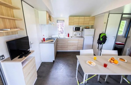 Sainte-Catherine-de-Fierbois Casa | Castel Camping Parc de Fierbois ***** - Mobile home - 3 bedrooms - 1 bathroom - Comfort - 6 people