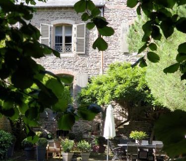 Fougeres - Sevigne Cama Y Desayuno | Castel Jolly