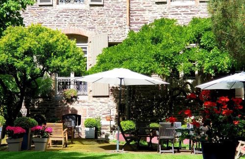Fougeres - Sevigne Cama Y Desayuno | Castel Jolly