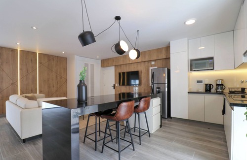 Leuro Apartamento | Caster by Wynwood House