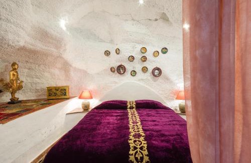 Tias Apartamento | Castillo Lanzarote Villa Bentley - Luxury Villa -sleep in a volcanic cave