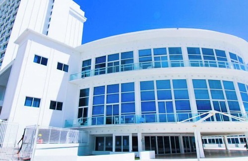 La Gorce Apartamento | Castle 603 Oceanview w/ Free Parking, pool, beach access, gym, tennis, restaurants and more!