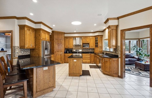 Ashwaubenon Casa | Castle at Castlebar- Bar/Game room- Draft Rental