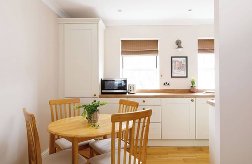 Lewes Casa | Castle Bank Terrace - just a few minutes walk to the high street